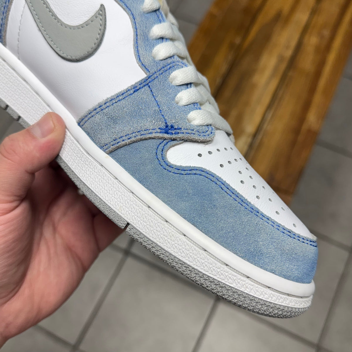 Jordan 1 High OG Hyper Royal (Worn)