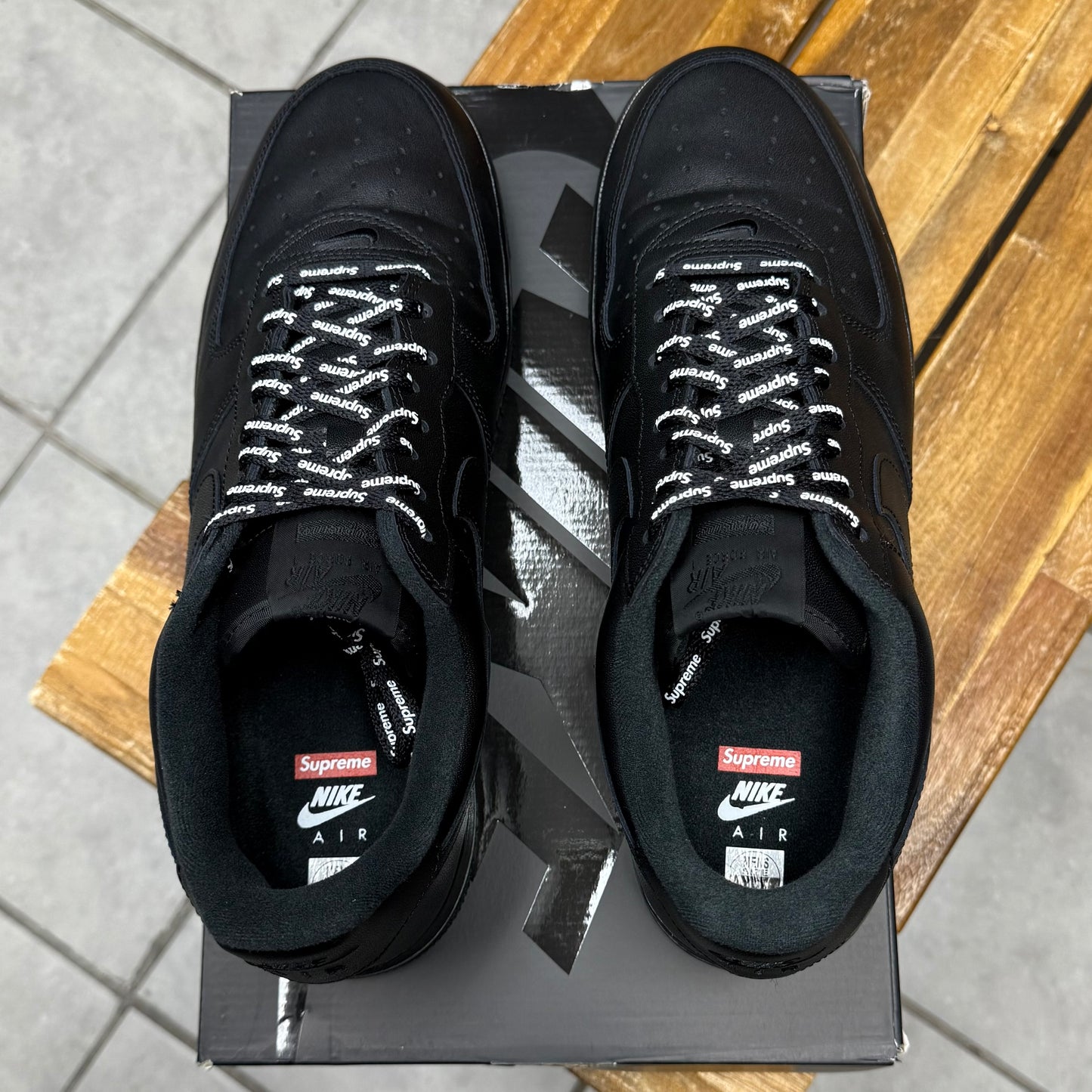 Air Force 1 Low x Supreme Black (Worn)