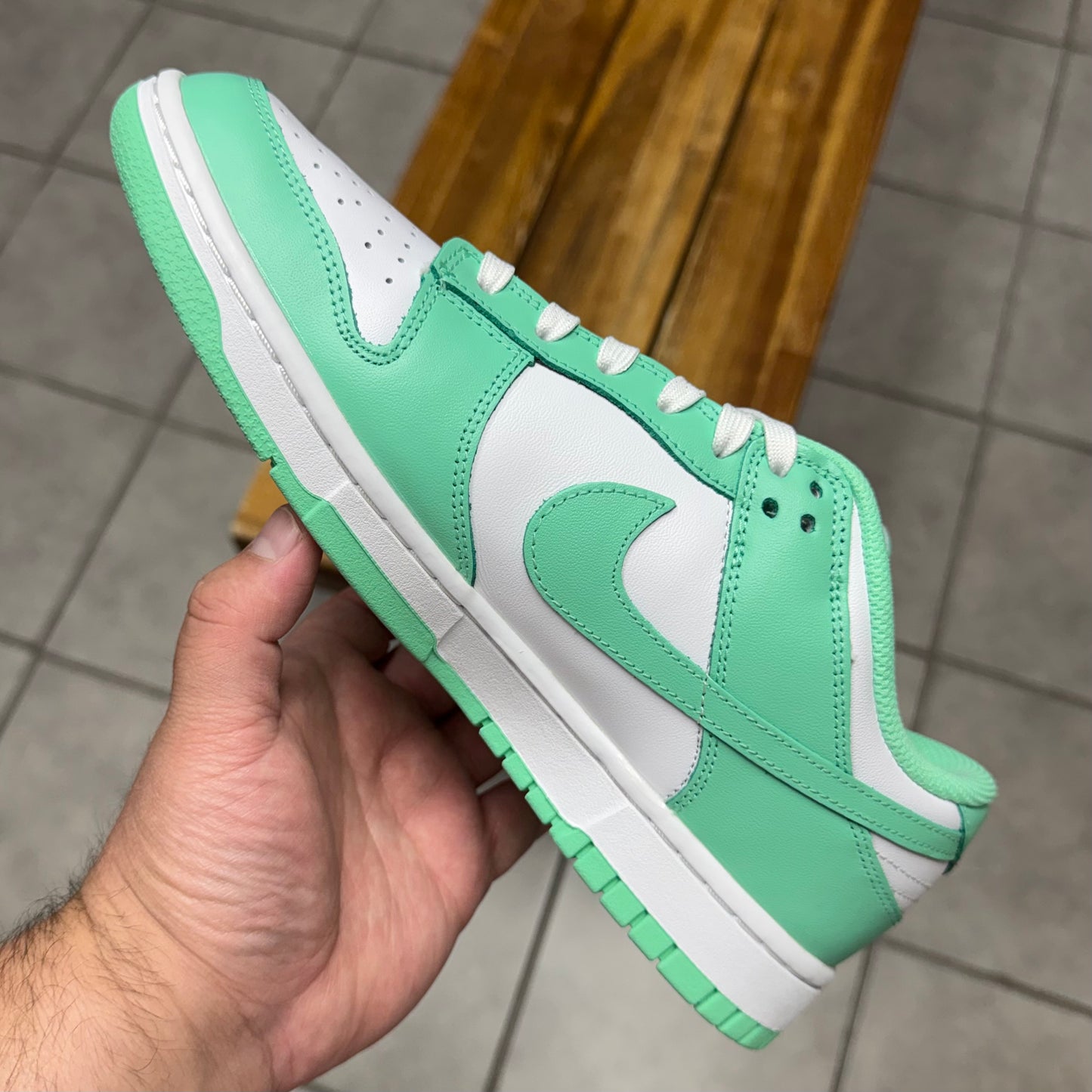 Dunk Low Green Glow (Worn)