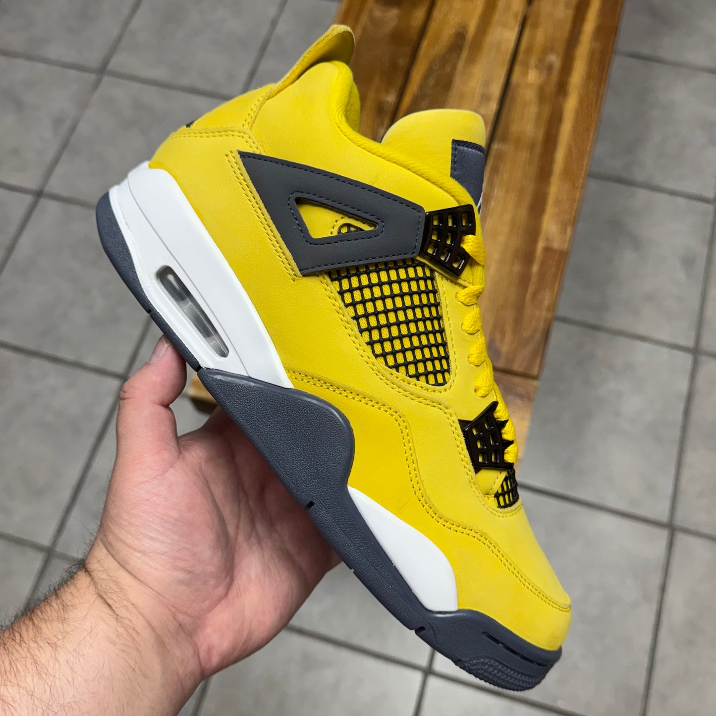 Jordan 4 Lightning (Worn)