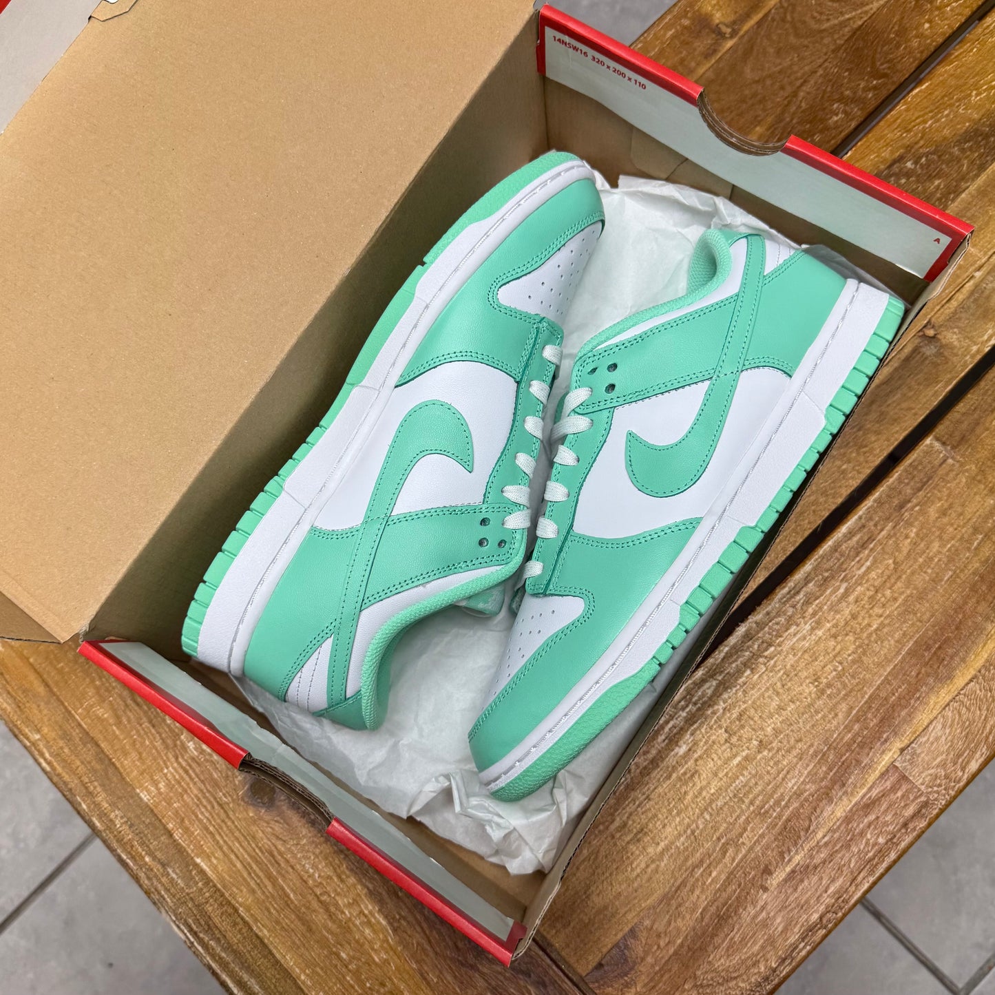 Dunk Low Green Glow (Worn)