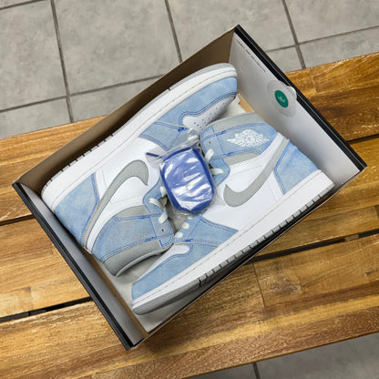 Jordan 1 High OG Hyper Royal (Worn)