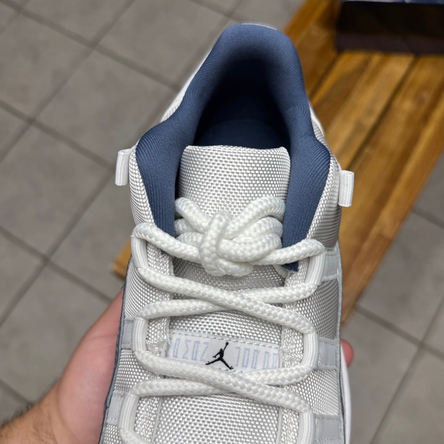 Jordan 11 Low Diffused Blue