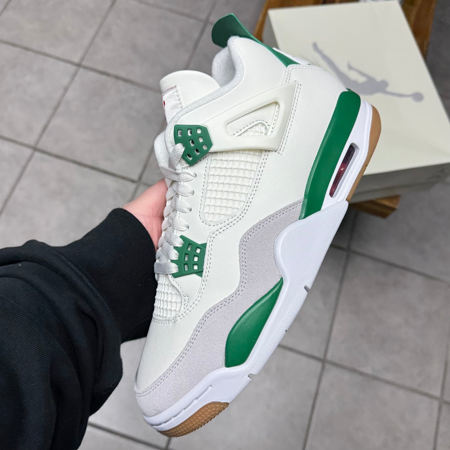Jordan 4 SB Pine Green