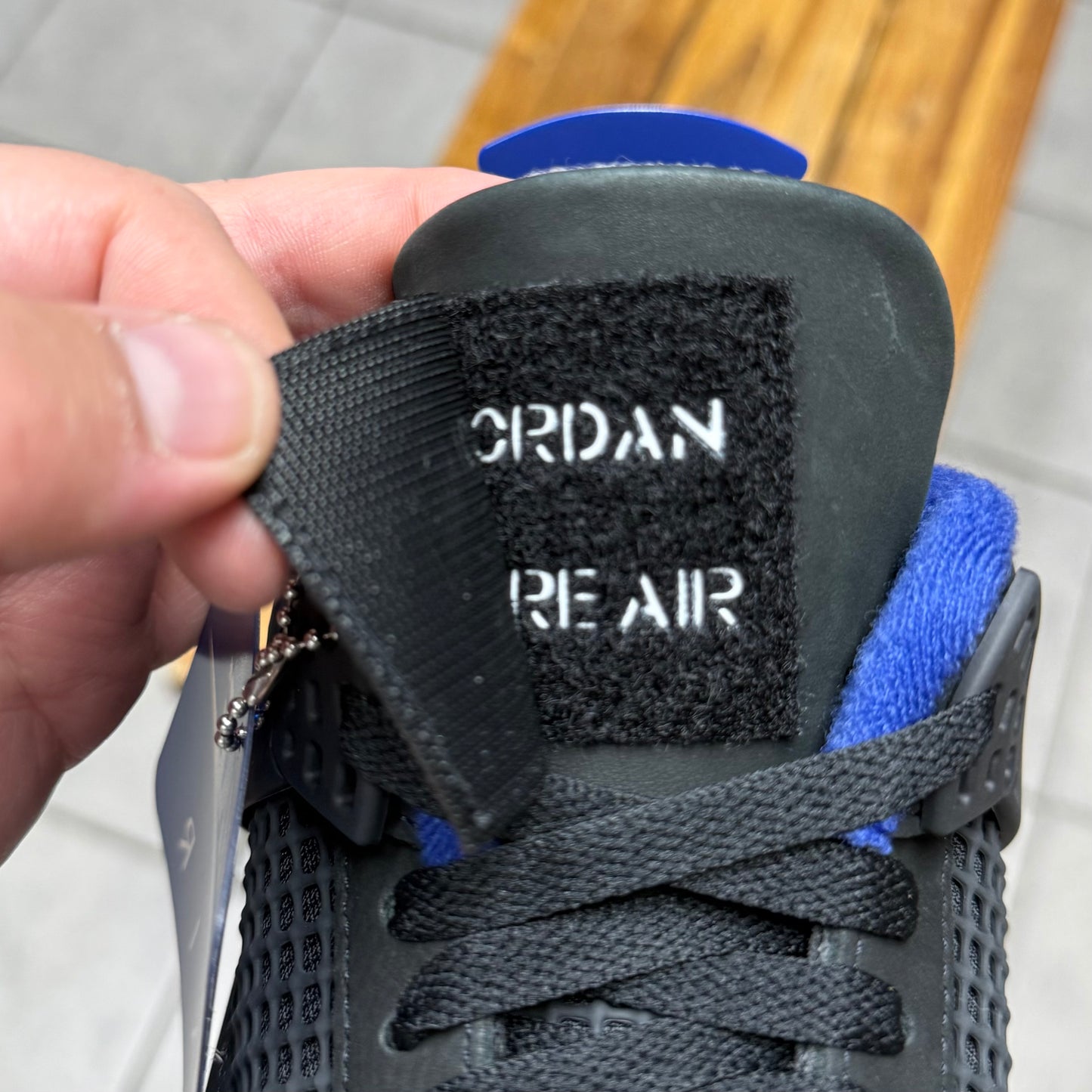 Jordan 4 Rare Air - White Lettering