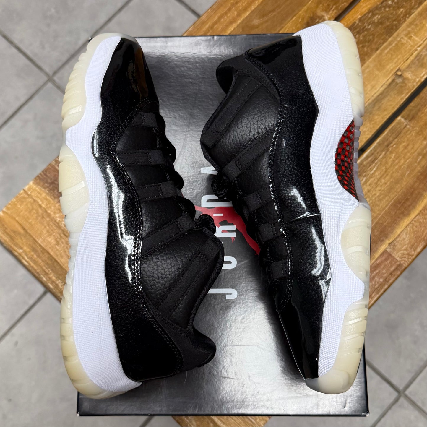 Jordan 11 Low 72-10 (Worn)