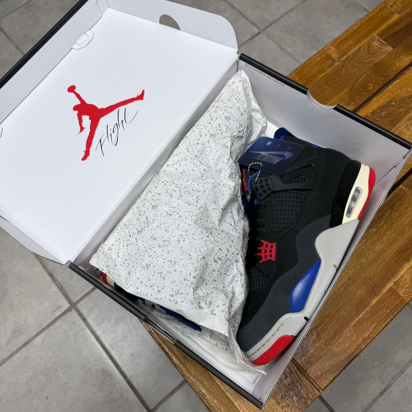 Jordan 4 Rare Air - White Lettering