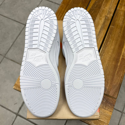 Dunk Low Pro SB Triple White