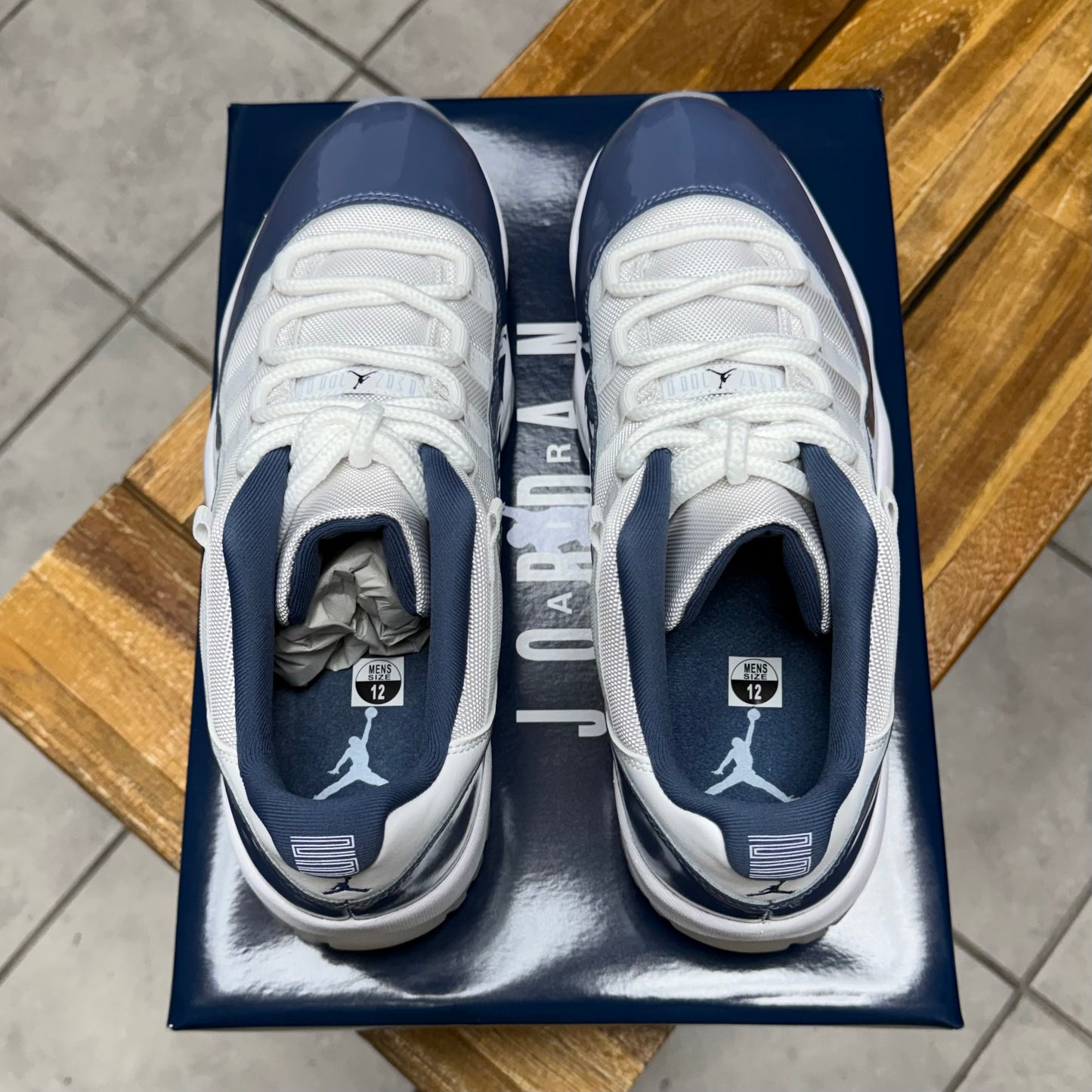 Jordan 11 Low Diffused Blue