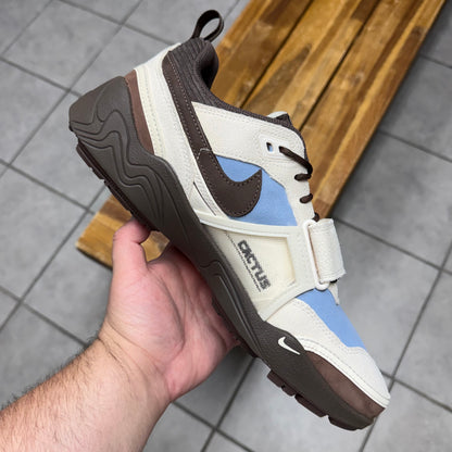 Zoom Field Jaxx x Travis Scott ‘Leche Blue’ (Worn)