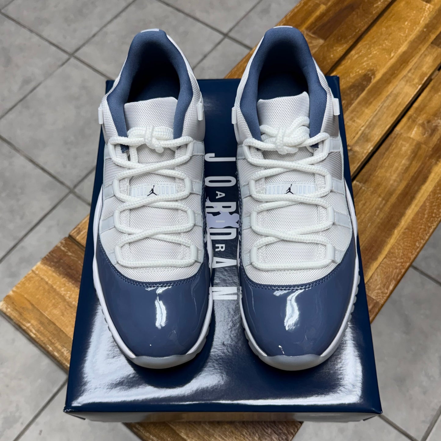 Jordan 11 Low Diffused Blue