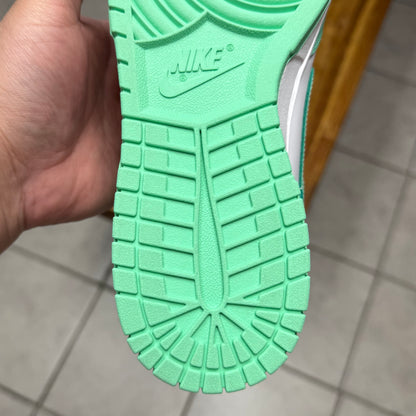 Dunk Low Green Glow (Worn)