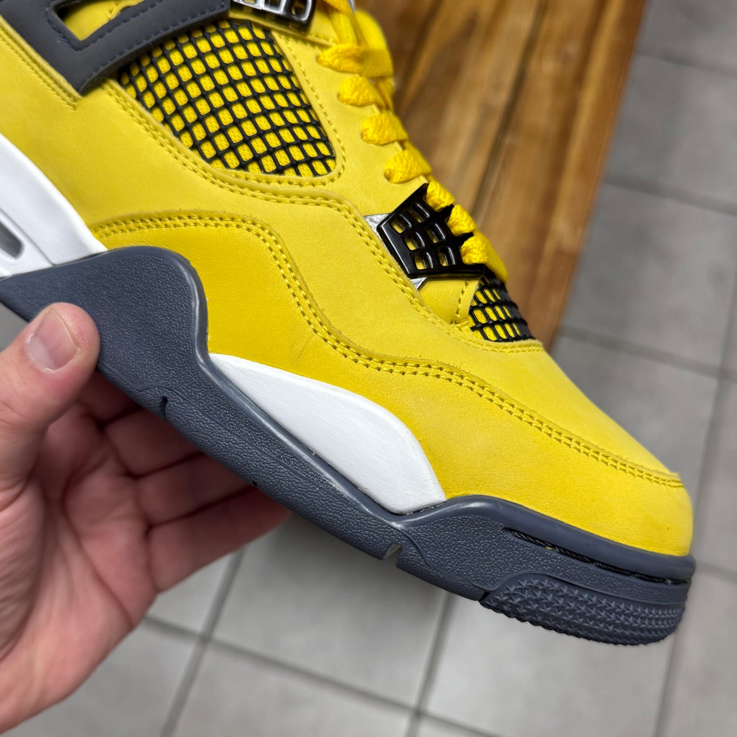 Jordan 4 Lightning (Worn)