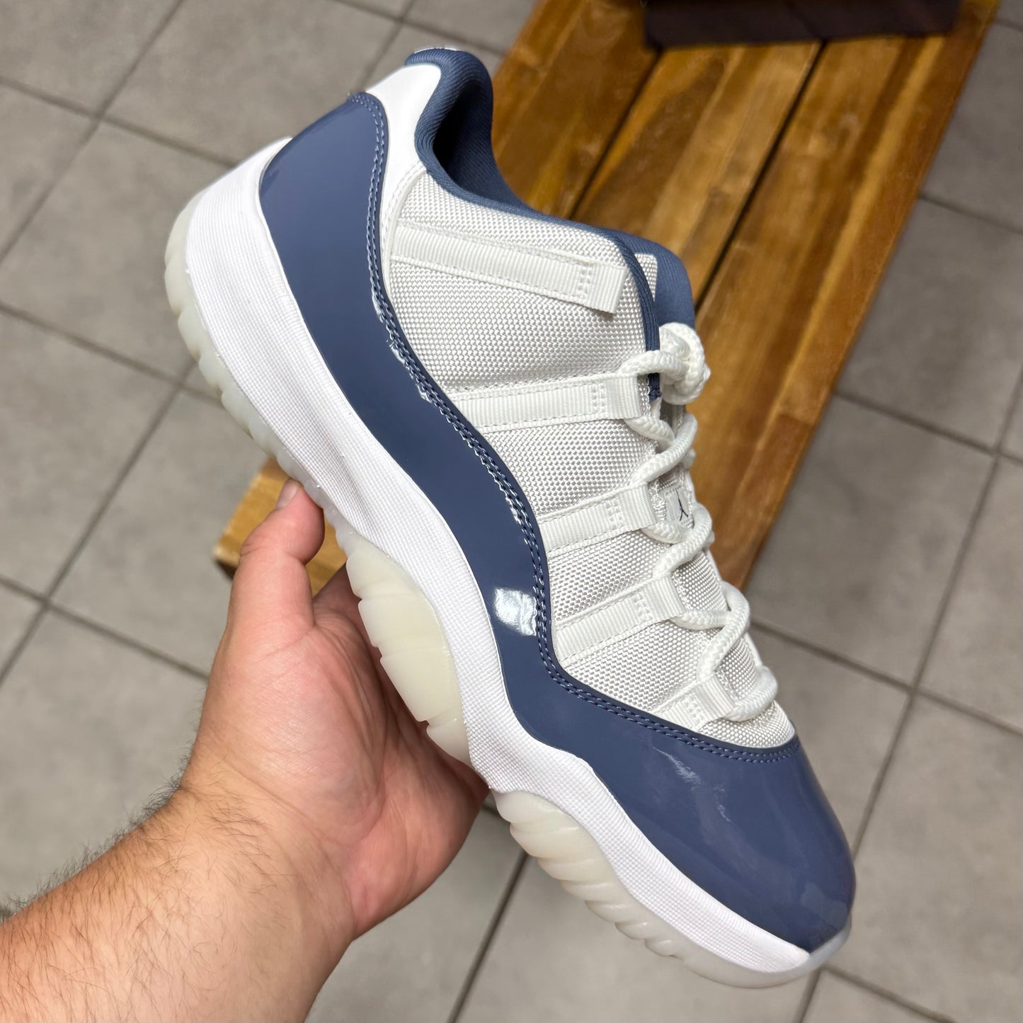 Jordan 11 Low Diffused Blue