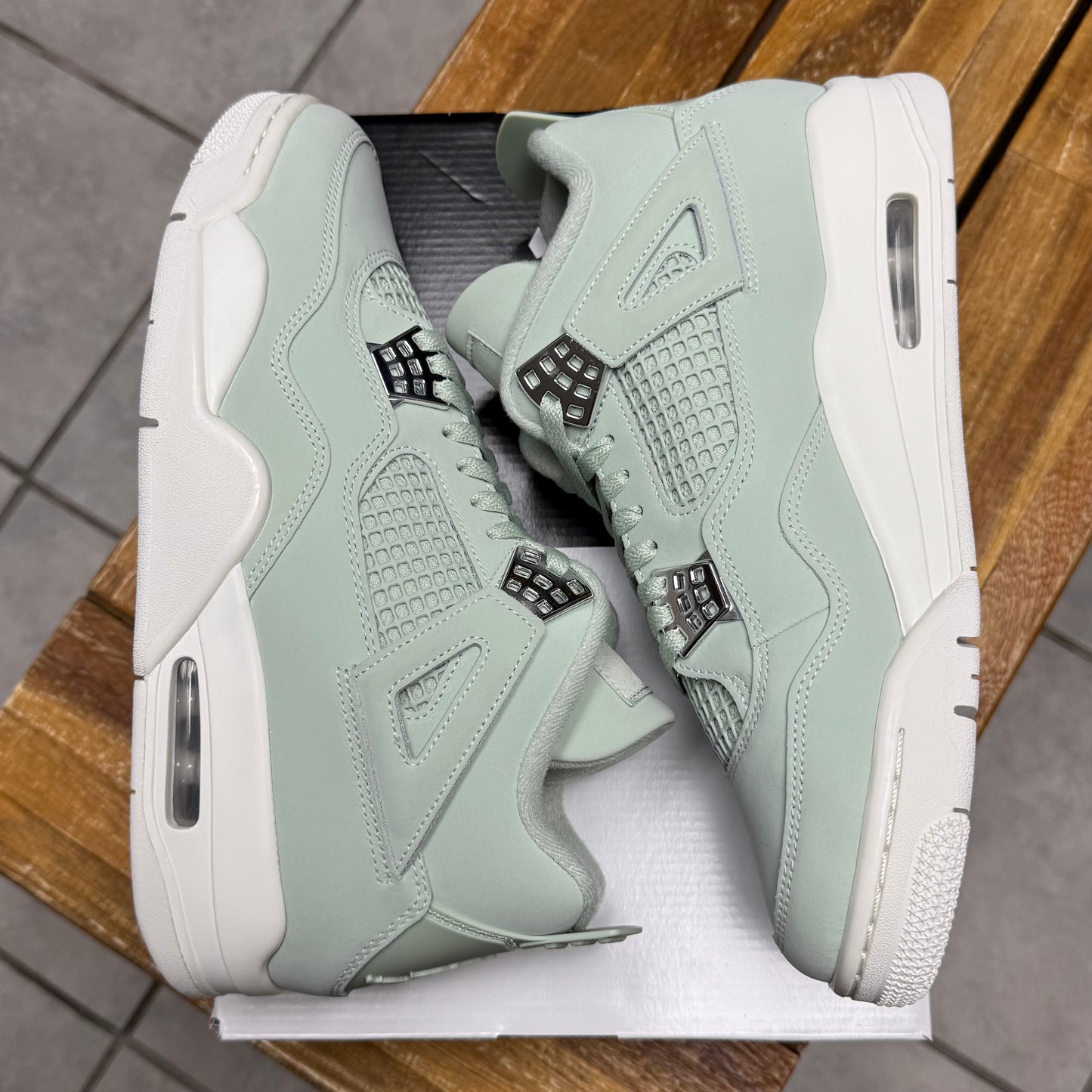 Jordan 4 Seafoam W