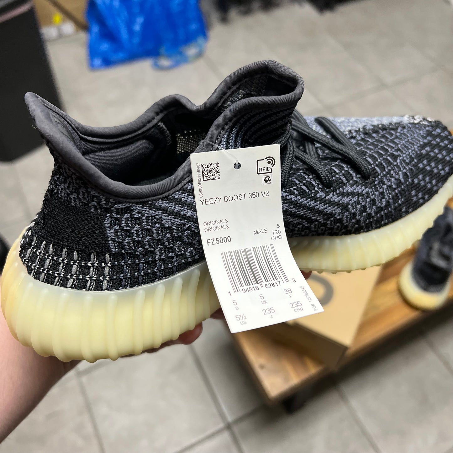 Yeezy 350 V2 Carbon