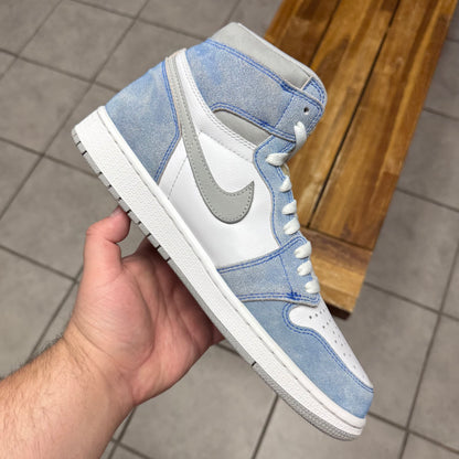 Jordan 1 High OG Hyper Royal (Worn)
