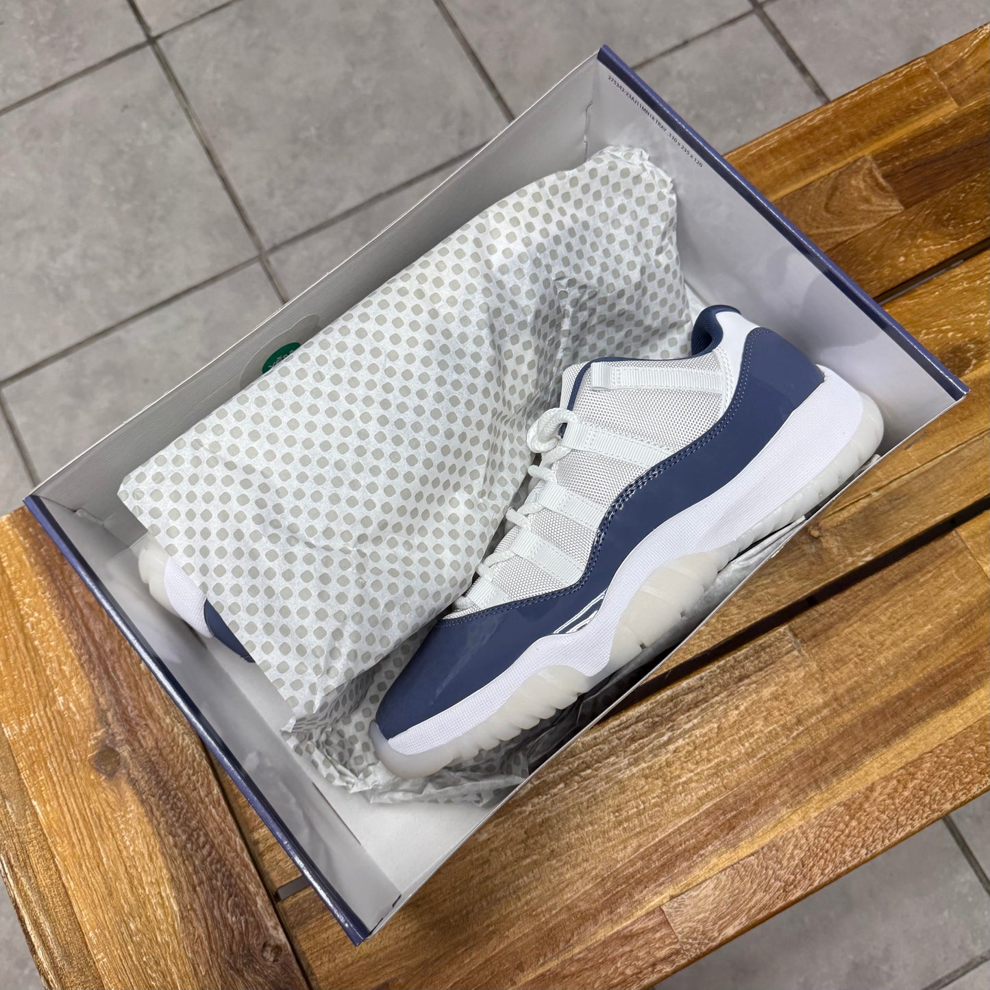 Jordan 11 Low Diffused Blue