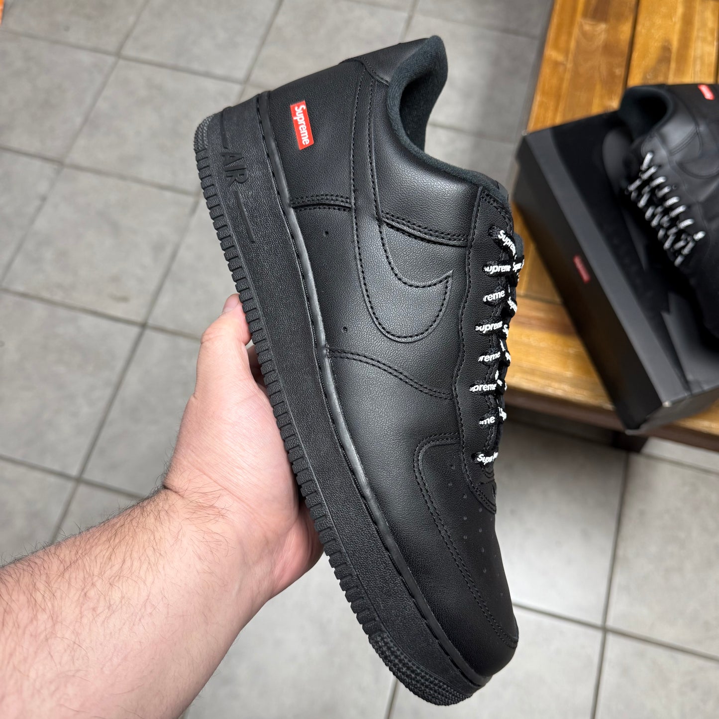 Air Force 1 Low x Supreme Black (Worn)