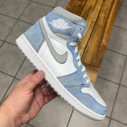 Jordan 1 High OG Hyper Royal (Worn)