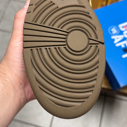 Dunk Low x Undefeated ‘Canteen’ (Worn)