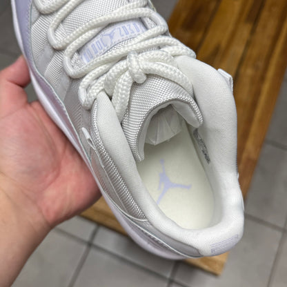 Jordan 11 Low Pure Violet