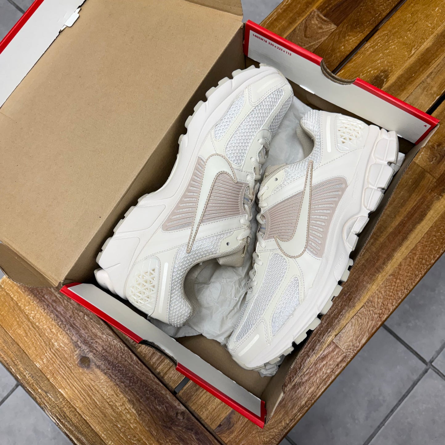 Air Zoom Vomero 5 ‘Pale Ivory Sanddrift’