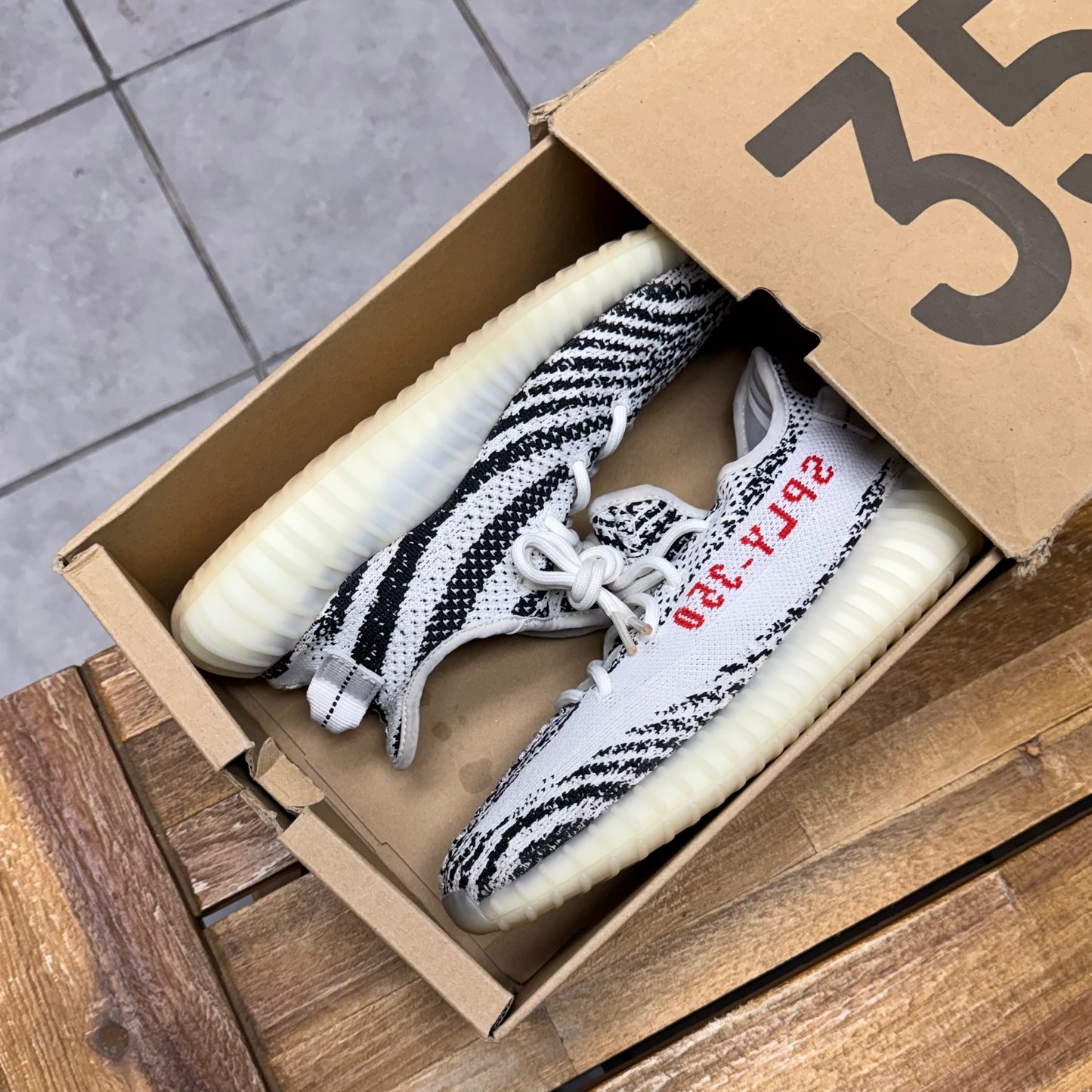Yeezy 350 V2 Zebra (Worn)