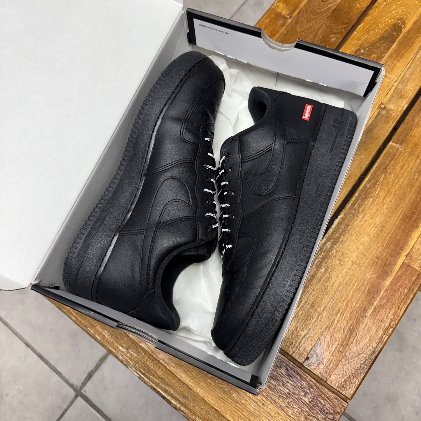 Air Force 1 Low x Supreme Black (Worn)
