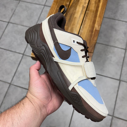 Zoom Field Jaxx x Travis Scott ‘Leche Blue’ (Worn)