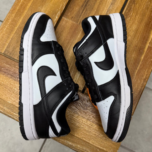 Dunk Low Panda (Woman’s/Worn)